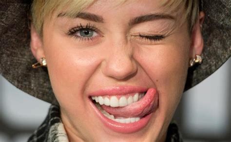 Miley cyrus futa Porn Videos